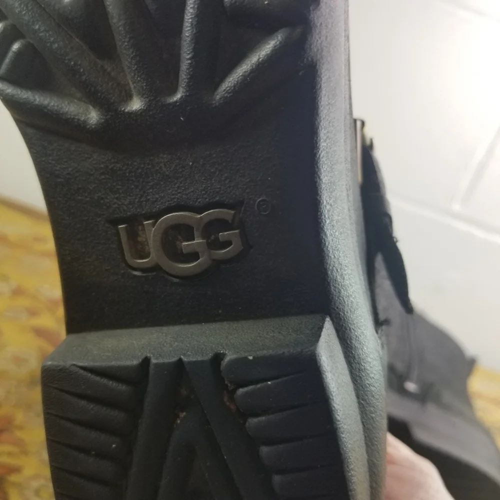 UGG robbie wool